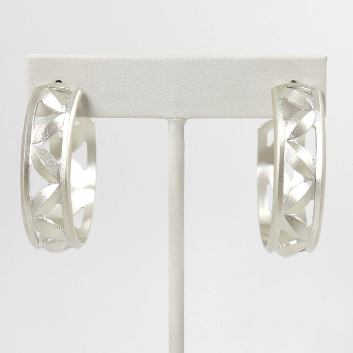 Sweet Pea Hoop Earrings