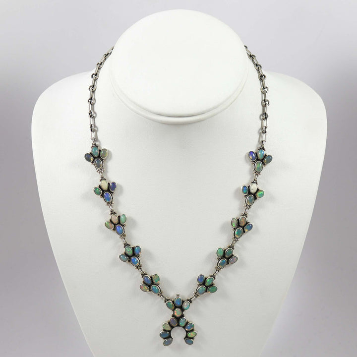 Collier de fleurs de courge opale
