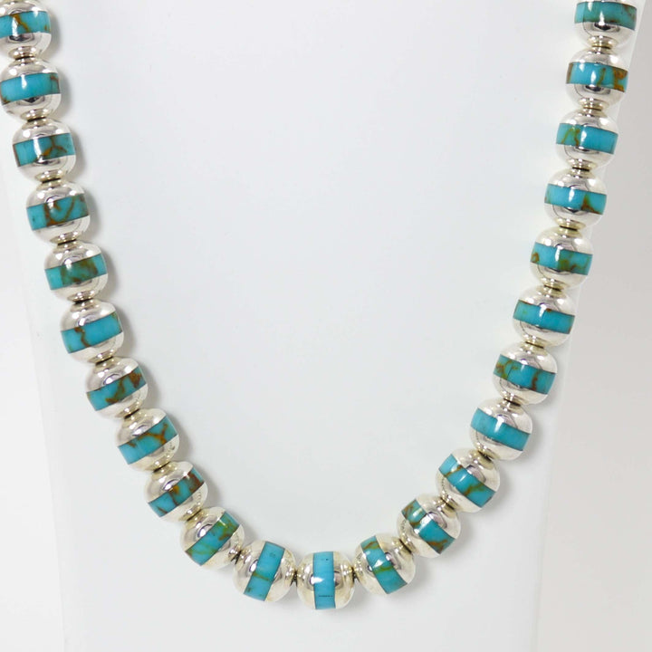 Collier de perles incrustées de turquoise