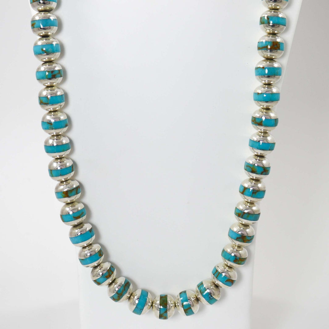 Collier de perles incrustées de turquoise