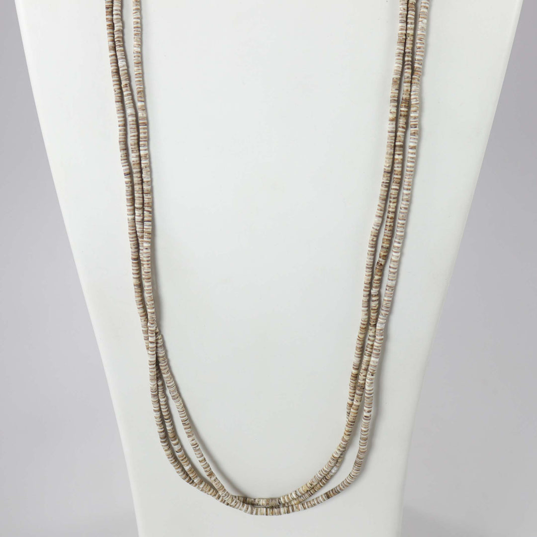 1960s Olive Shell Necklace