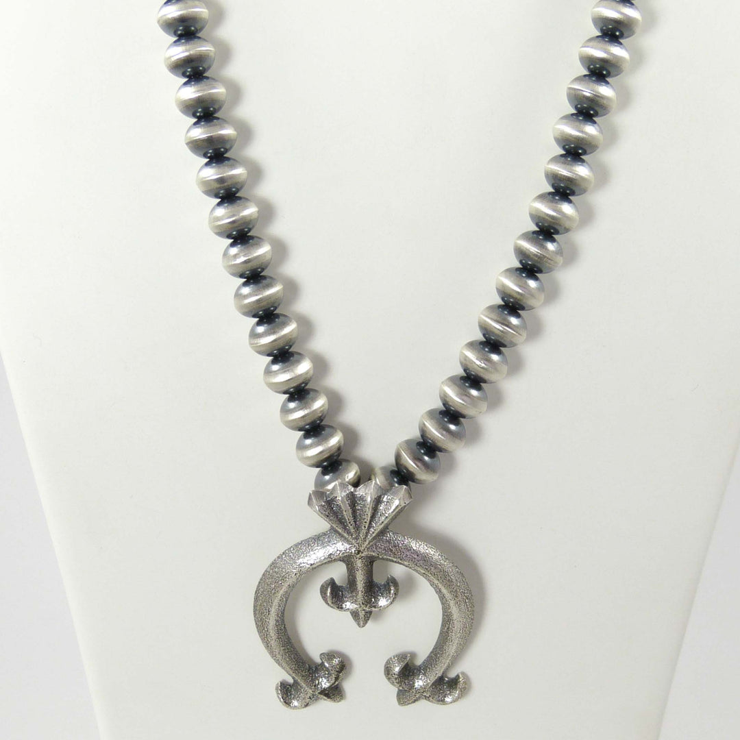 Navajo Pearl Naja Necklace