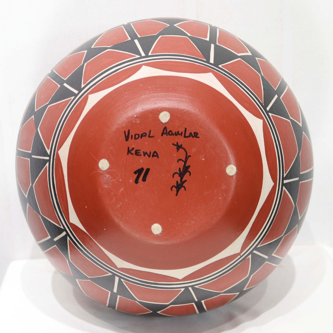 Santo Domingo Olla by Vidal Aguilar - Garland's