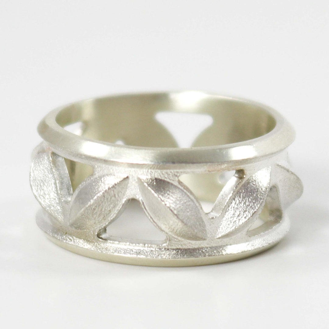 Sweet Pea Ring by Maria Samora - Garland's