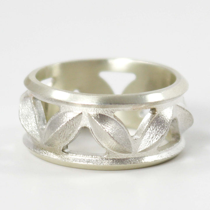 Sweet Pea Ring by Maria Samora - Garland's