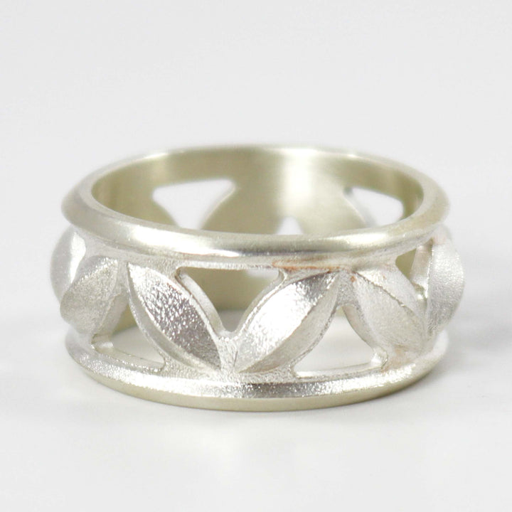 Sweet Pea Ring by Maria Samora - Garland's