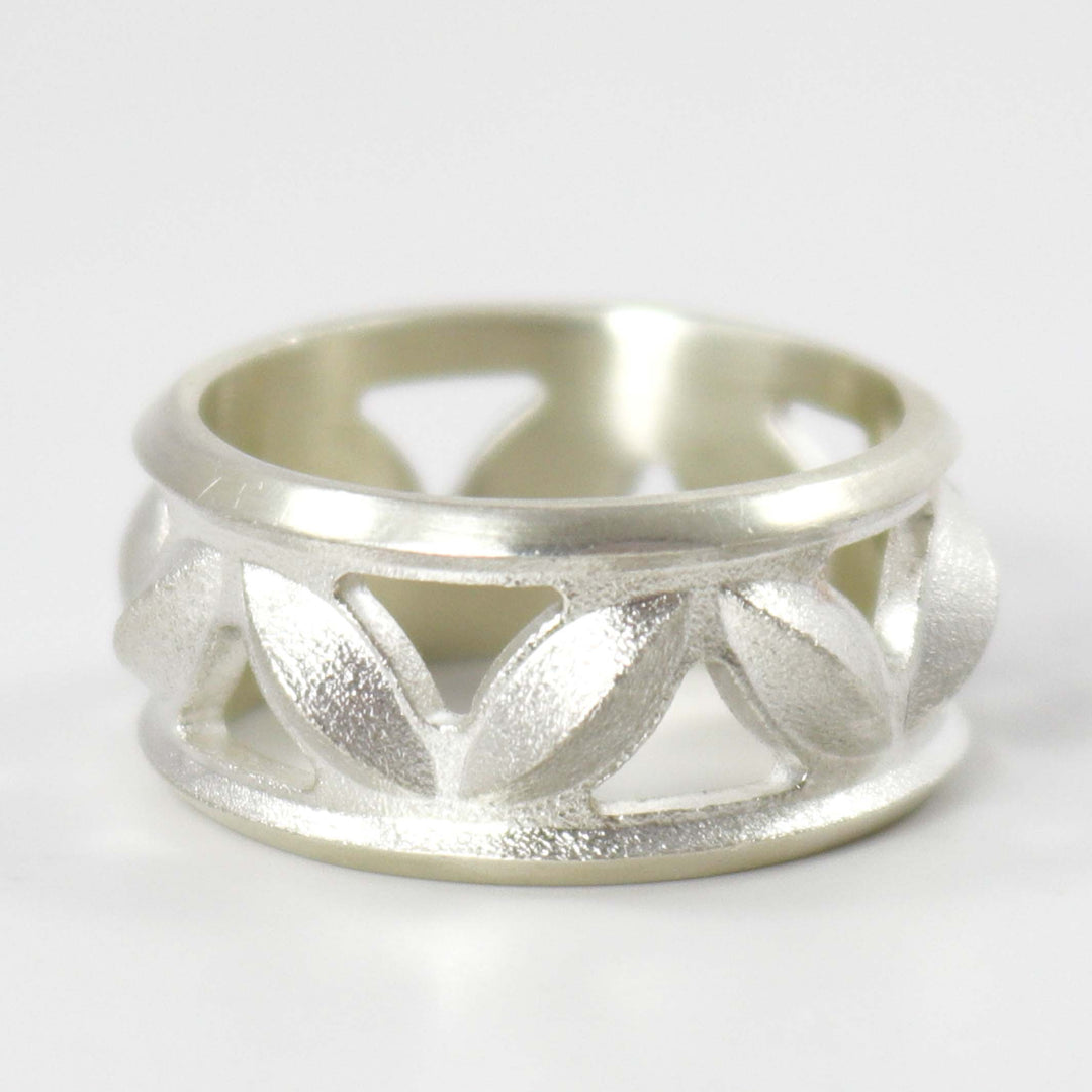 Sweet Pea Ring by Maria Samora - Garland's