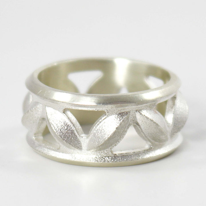 Sweet Pea Ring by Maria Samora - Garland's