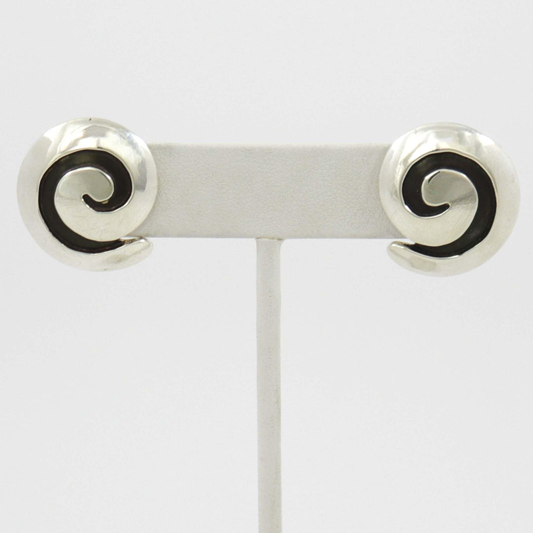 Swirl Earrings by Debbie Silversmith - Garland's