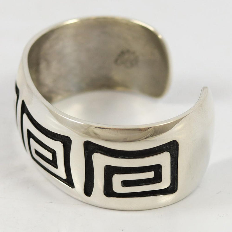 Water Ripple Cuff by Anderson Koinva - Garland&