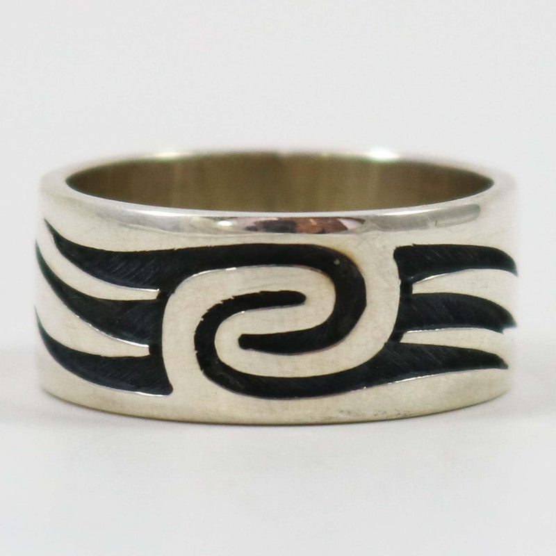 Friendship Ring by Ruben Saufkie - Garland&