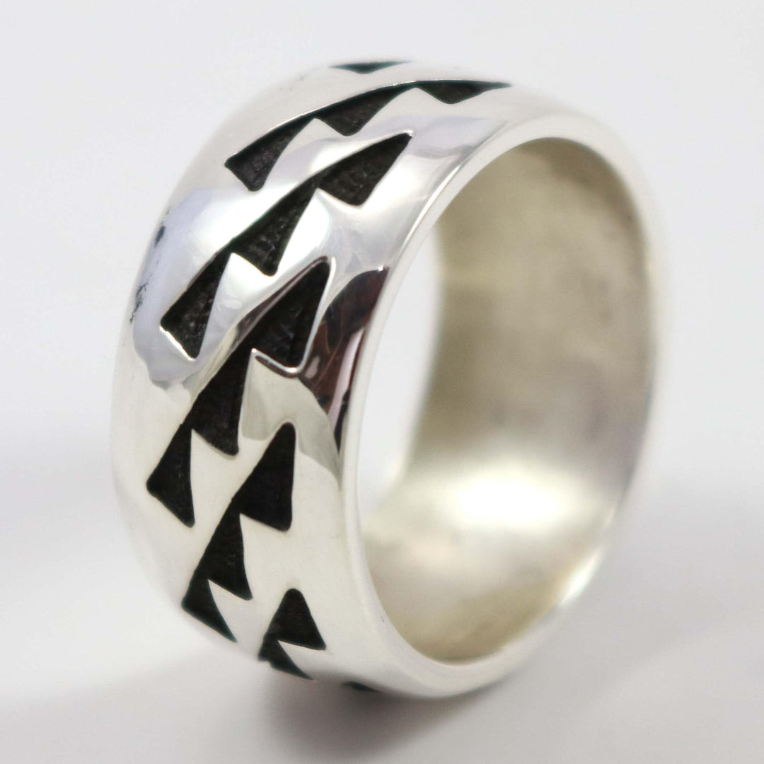 Trickling Water Ring by Anderson Koinva - Garland's